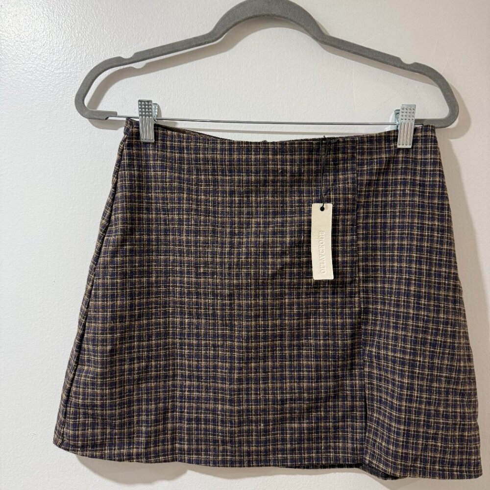 🏷 *NWT* Olivaceous Plaid Mini Skirt with Front Slit – Size Large - Picture 6 of 9